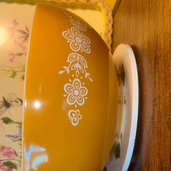 Pyrex (444) Butterfly Gold Nesting Bowl - Picture 2 of 6